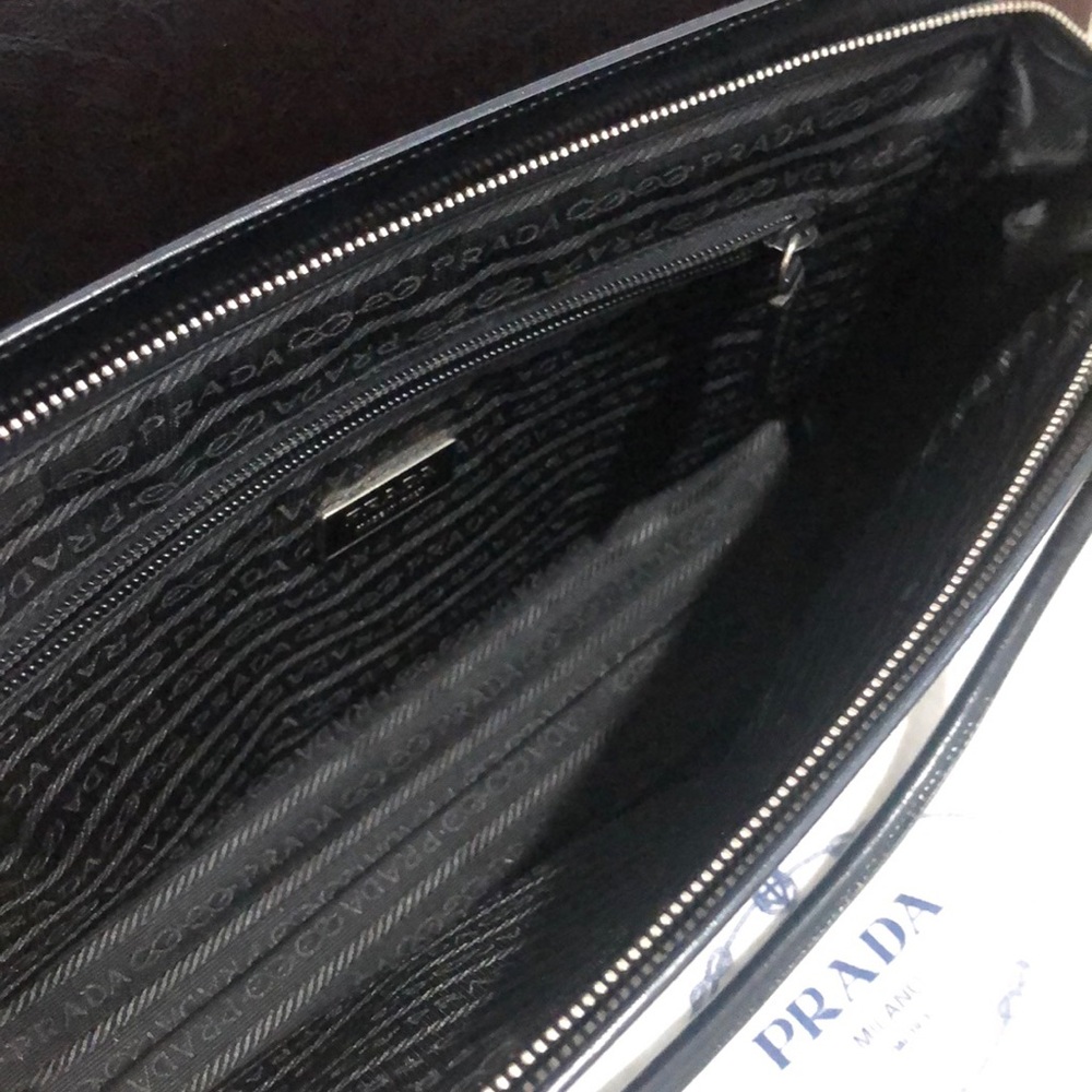 Prada leather handbag - Picture 4 of 11